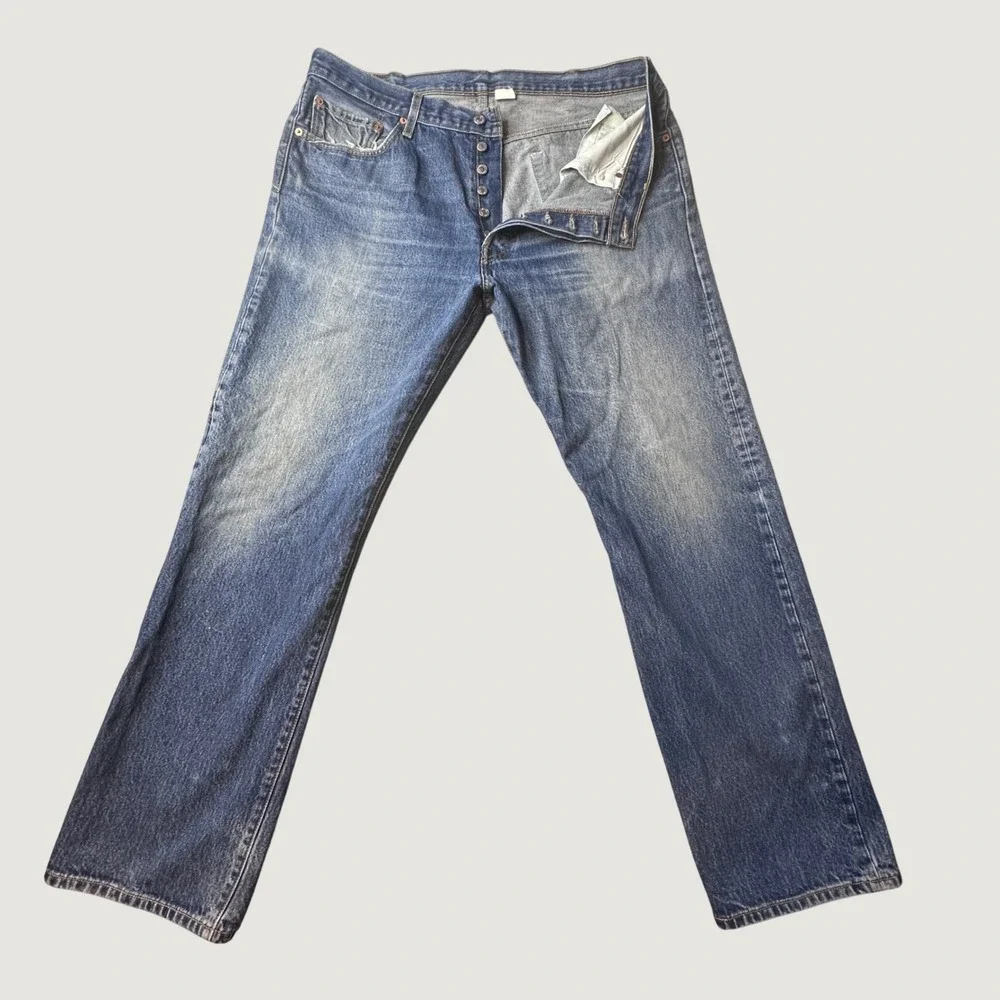 Vintage Levi's 501 Jeans Mens 37x31 Blue Button Fly Straight Leg Denim Pants 90s